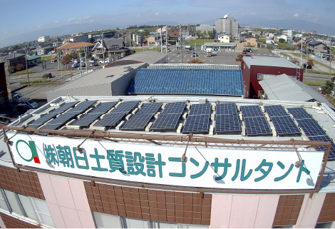 会社屋上への太陽光パネルの設置